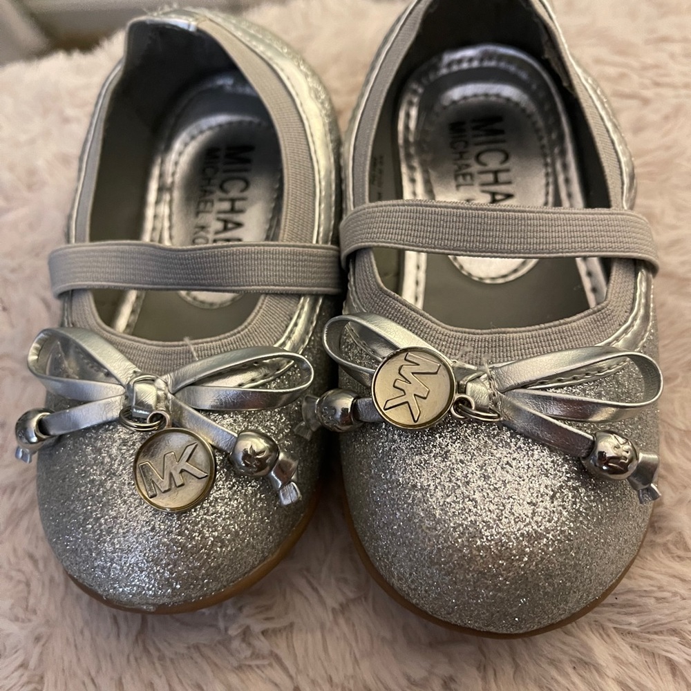 Michael Kors Silver Glitter Mary Jane Shoes Size 6